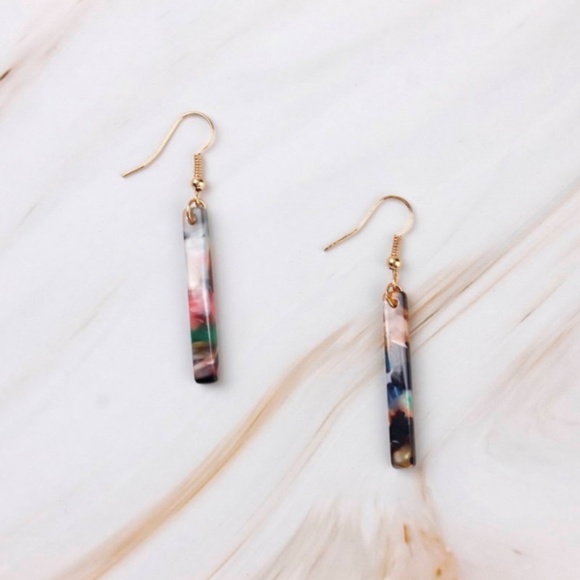 Multicolored Tortoise Shell Bar Minimalist Dangle Earrings (Dark) - Picture 2 of 4